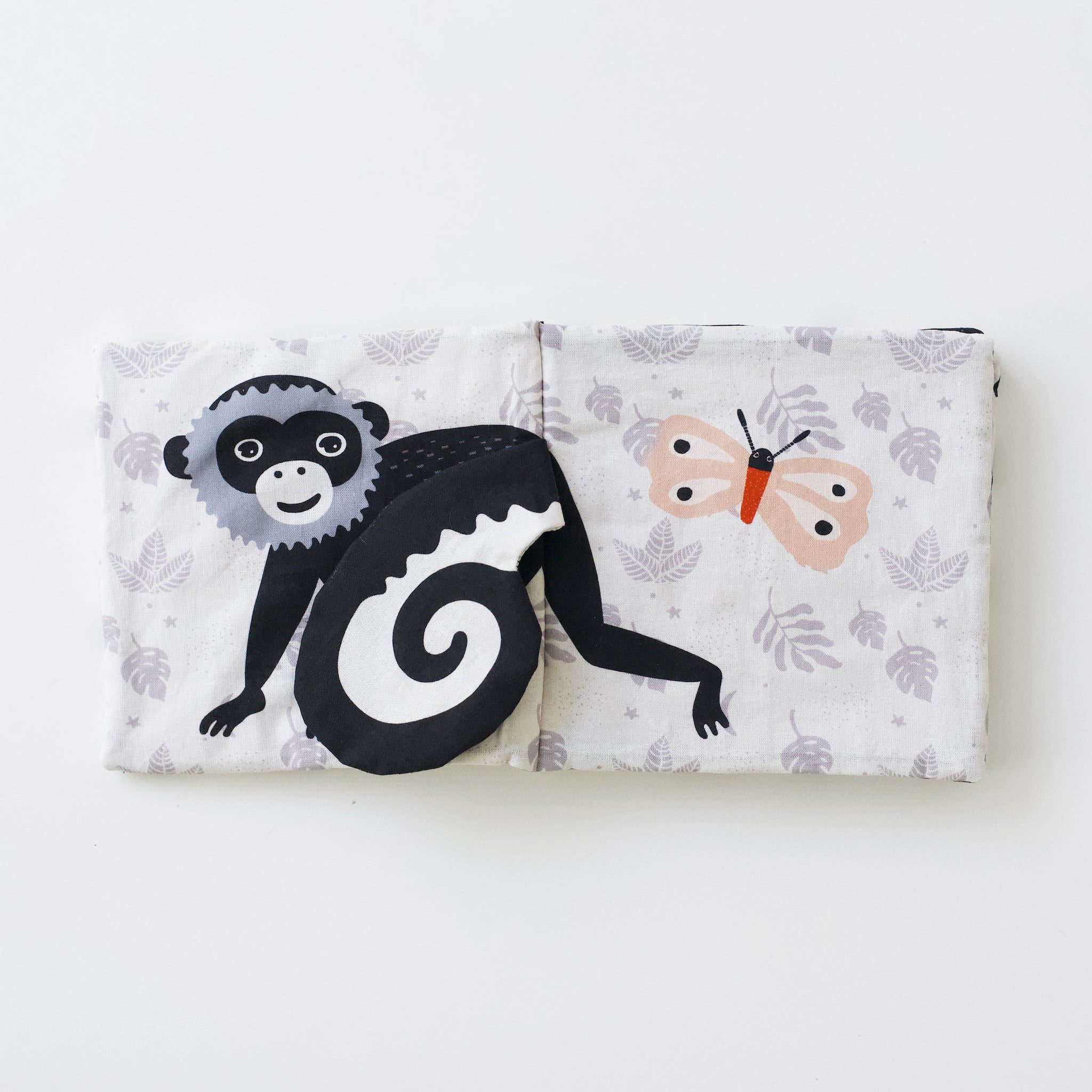 Wee Gallery: Peek-a-boo Jungle